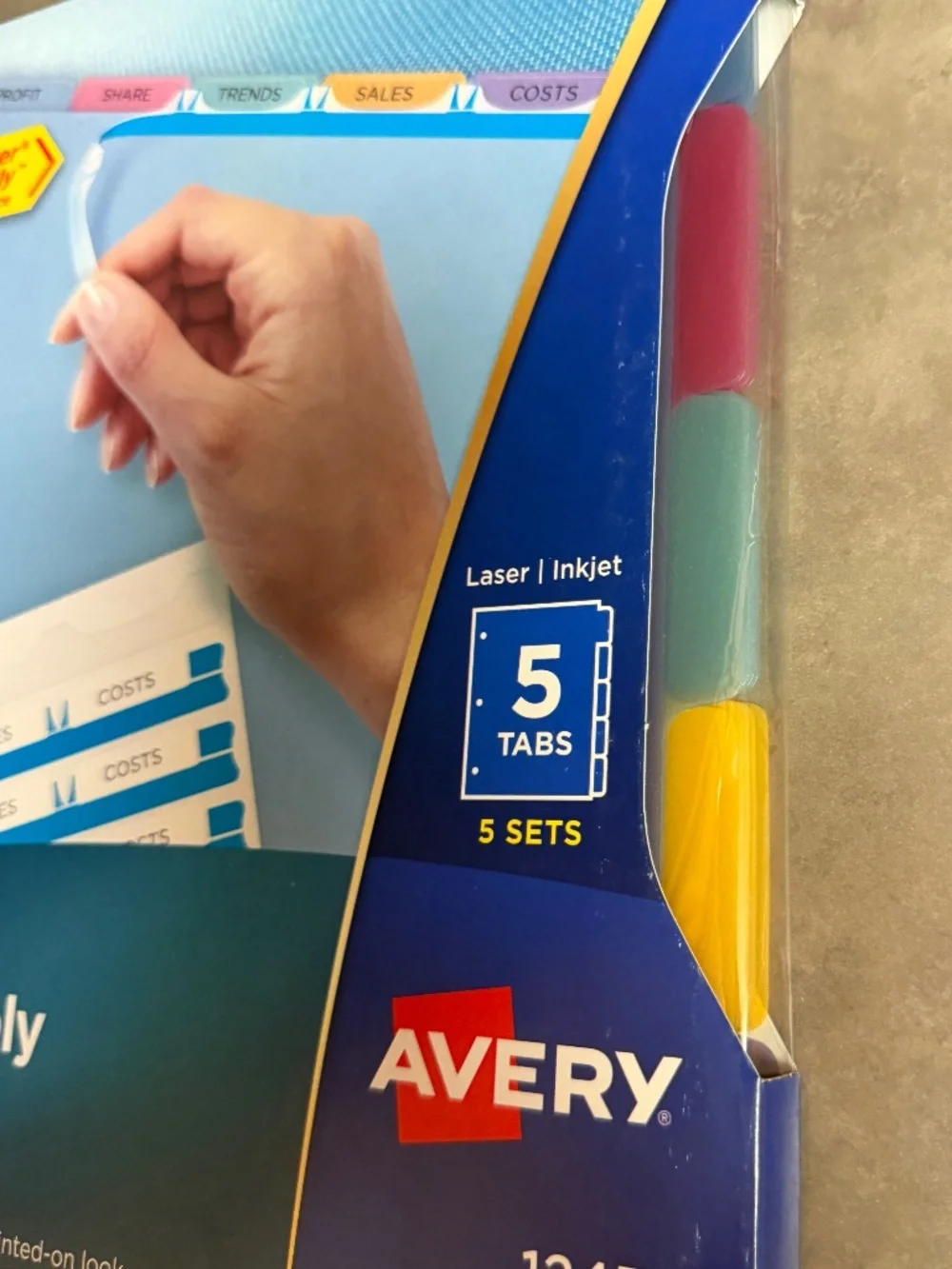 Avery 12452 5 Tab Labels & Plastic Dividers